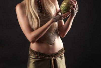 Game of thrones attractive blond with three dragon eggs emilia clarke