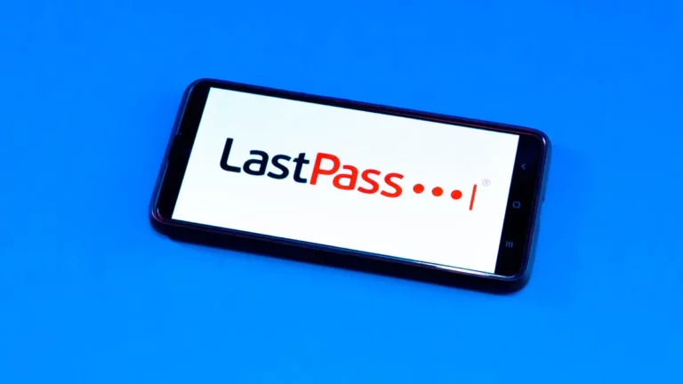 a cell phone with the lastpass logo on it